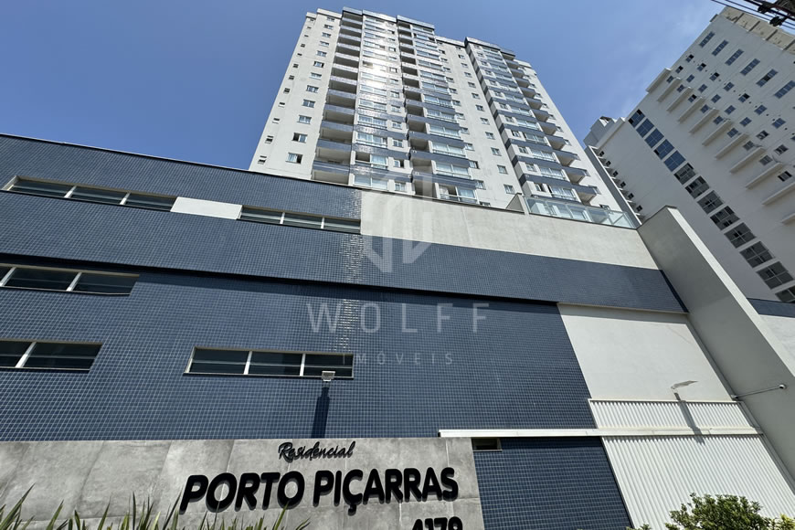 JD1268 - Porto Piçarras - Apartamento semi-mobiliado no Bairro Itacolomi 